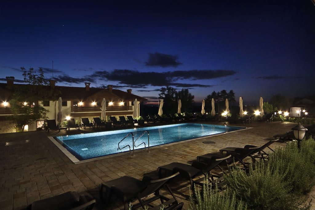 Esterra Vini Guest House Perushtitsa ภายนอก รูปภาพ