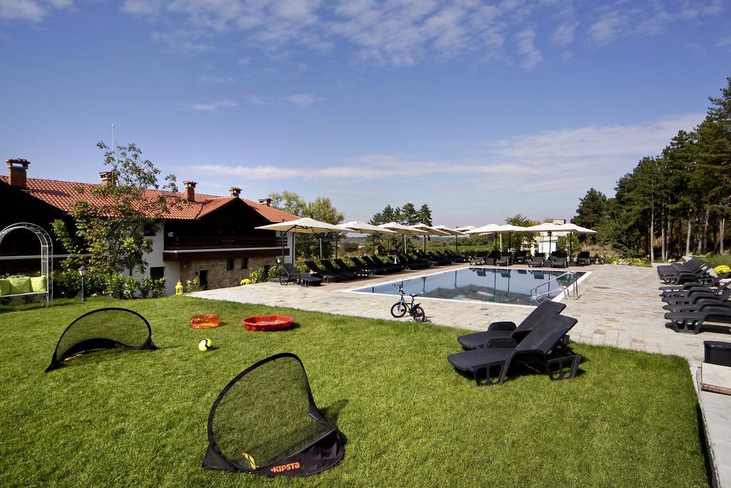 Esterra Vini Guest House Perushtitsa ภายนอก รูปภาพ