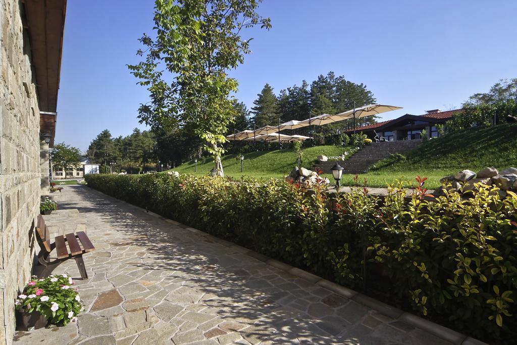 Esterra Vini Guest House Perushtitsa ภายนอก รูปภาพ
