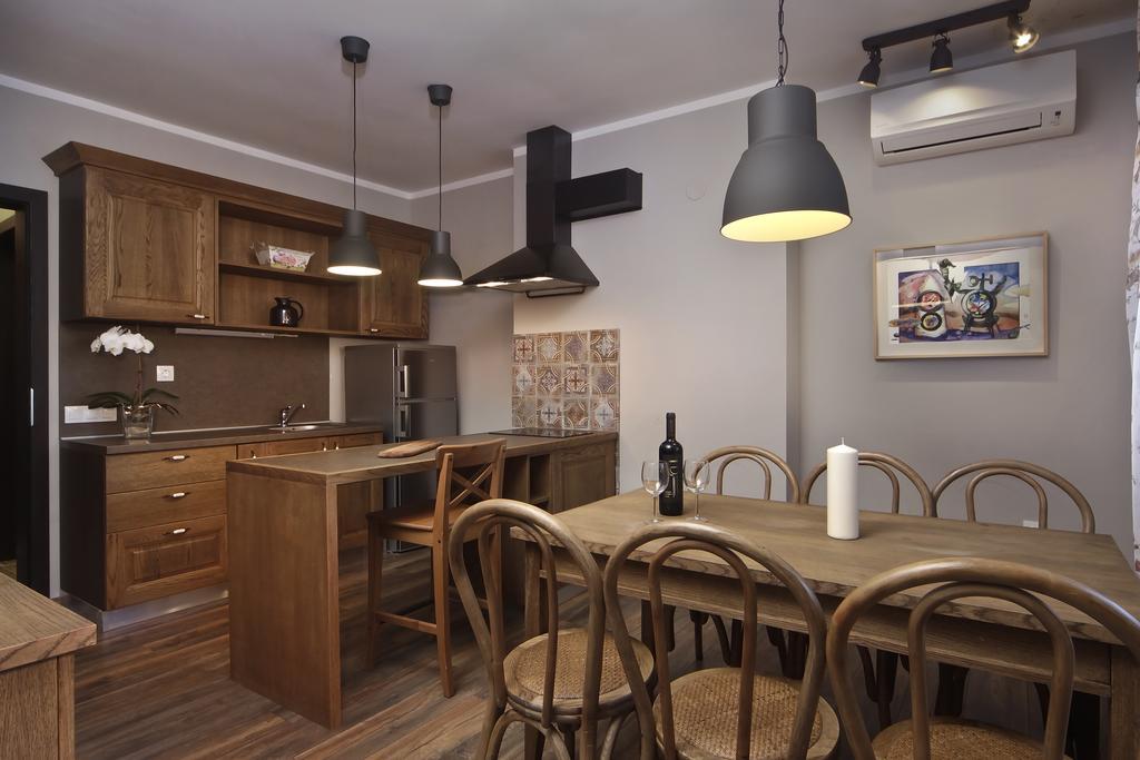 Esterra Vini Guest House Perushtitsa ภายนอก รูปภาพ